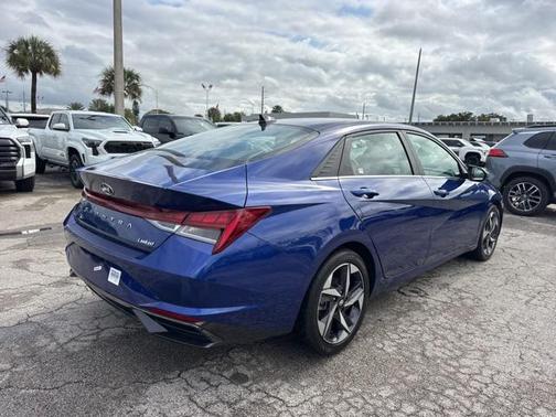 2023 Hyundai ELANTRA Limited