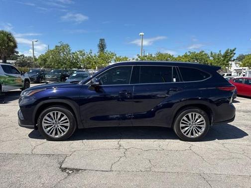 2023 Toyota Highlander Platinum