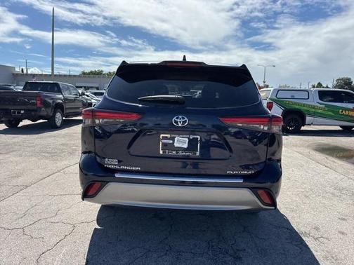 2023 Toyota Highlander Platinum