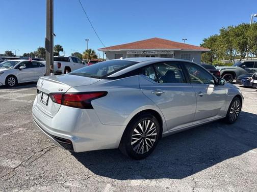 2023 Nissan Altima 2.5 SV