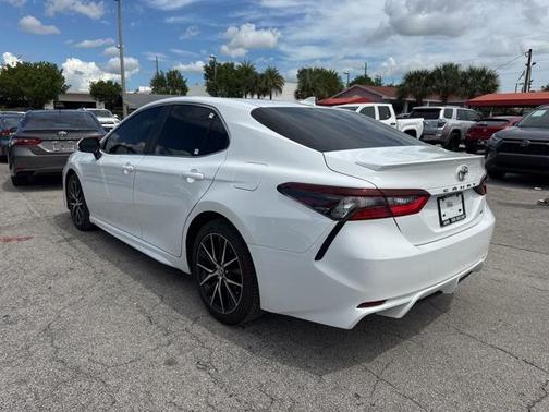 2023 Toyota Camry SE