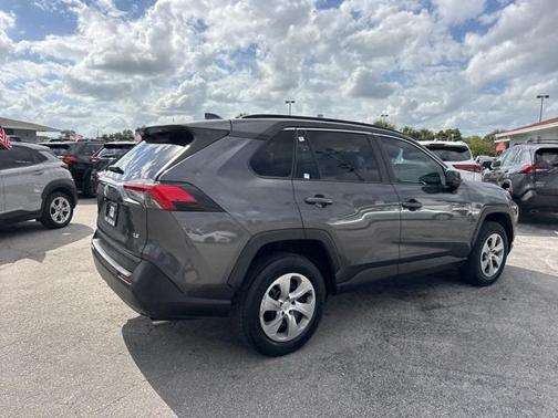 2019 Toyota RAV4 LE