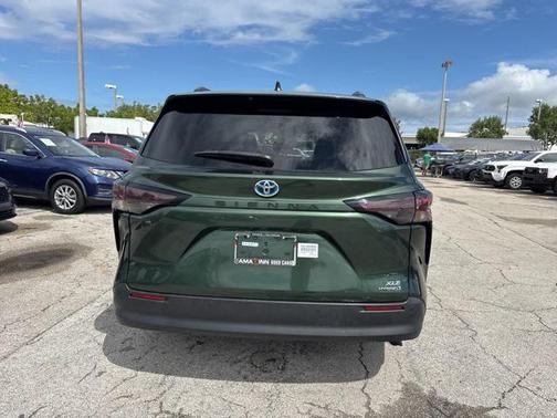 2023 Toyota Sienna XLE 7 Passenger