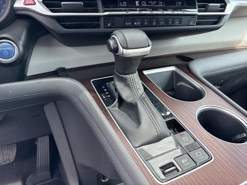 2023 Toyota Sienna XLE 7 Passenger