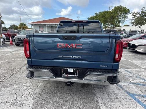 2024 GMC Sierra 1500 SLT