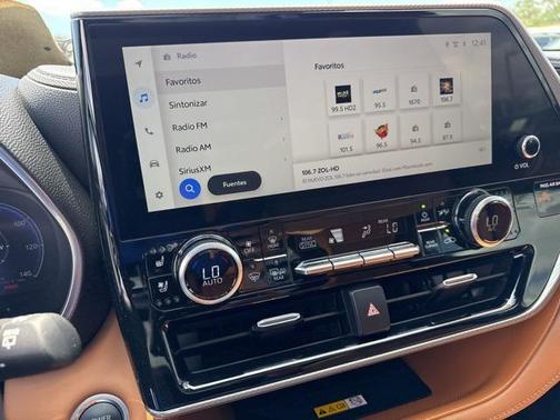2024 Toyota Highlander Hybrid Platinum