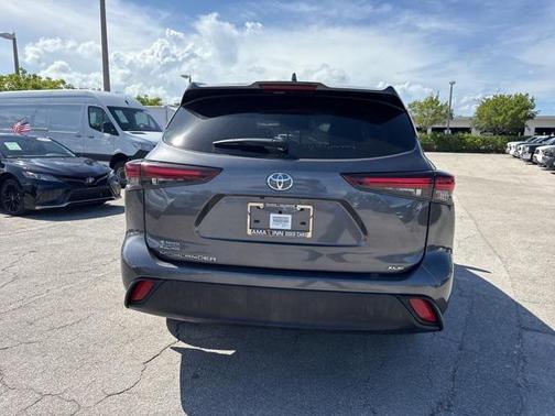 2024 Toyota Highlander XLE