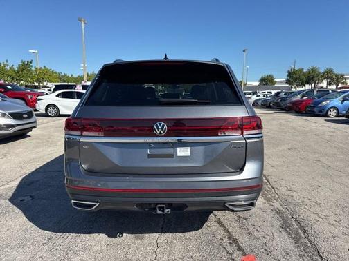 2025 Volkswagen Atlas 2.0T SE w/Technology 4MOTION