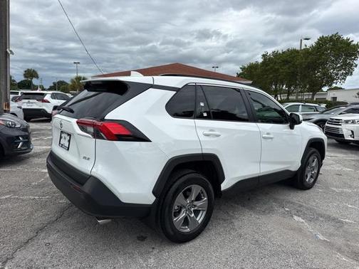 2024 Toyota RAV4 XLE