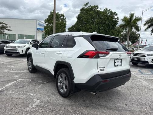 2024 Toyota RAV4 XLE