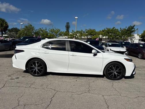 2024 Toyota Camry SE