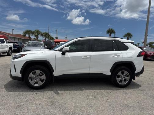 2024 Toyota RAV4 XLE