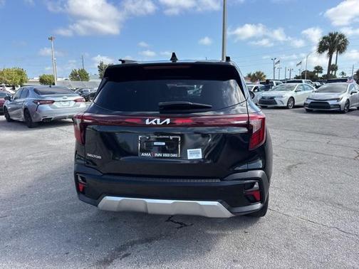 2024 Kia Seltos EX