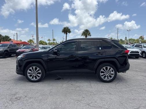 2023 Toyota RAV4 XLE Premium