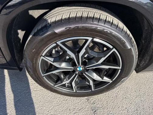 2025 BMW X4 xDrive30i