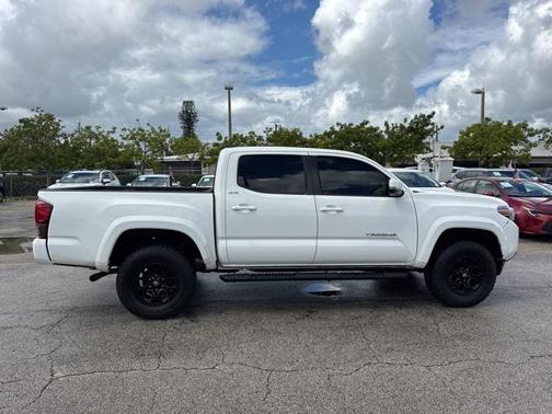 2017 Toyota Tacoma SR5