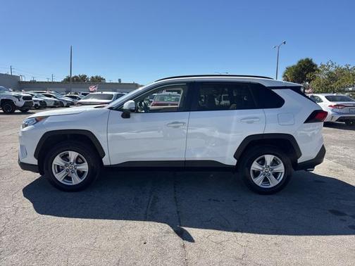 2021 Toyota RAV4 XLE