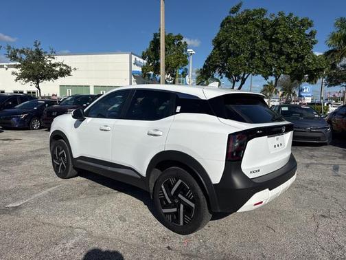 2025 Nissan Kicks SV