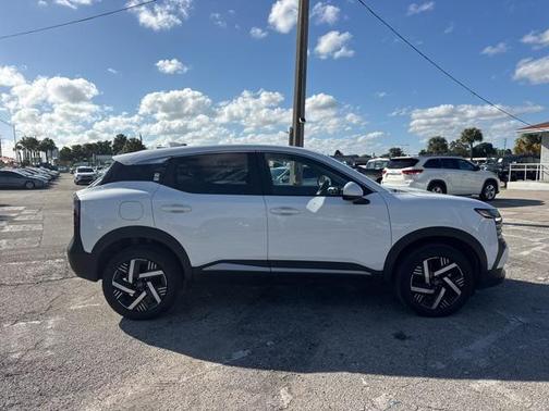 2025 Nissan Kicks SV