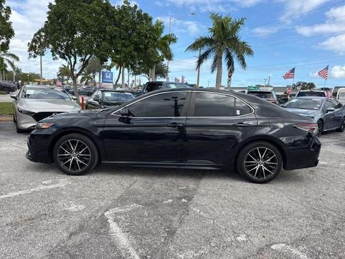 2023 Toyota Camry SE