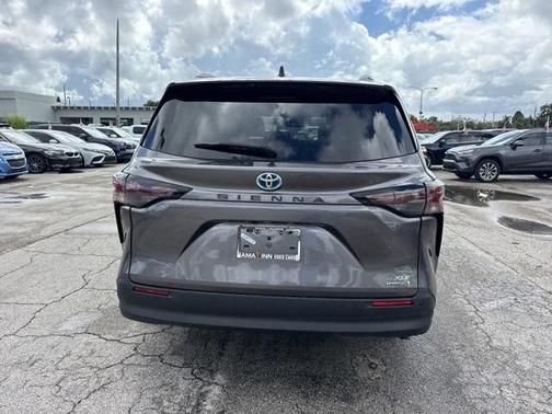 2023 Toyota Sienna XLE 7 Passenger