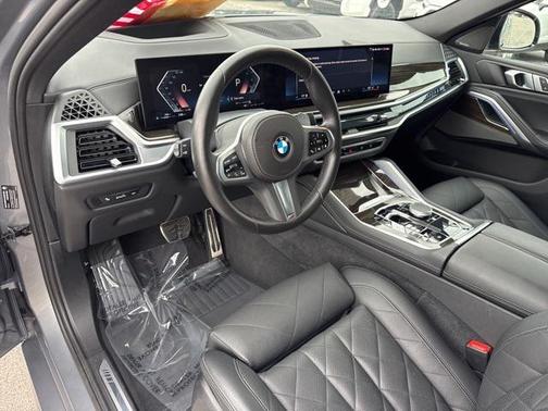 2025 BMW X6 xDrive40i