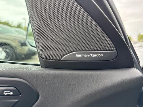 2025 BMW X6 xDrive40i