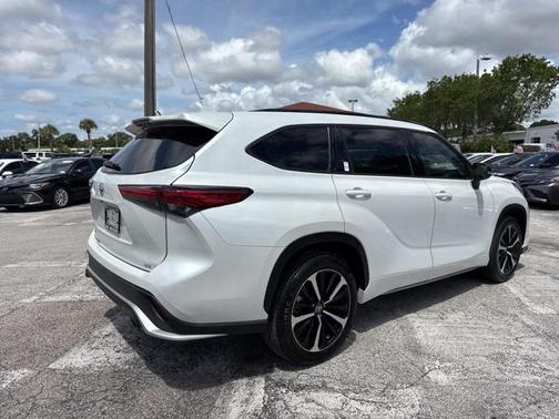 2022 Toyota Highlander XSE