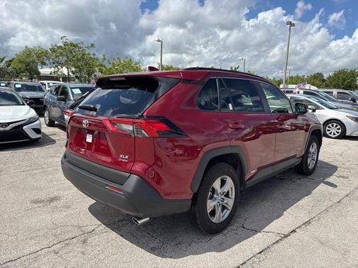 2025 Toyota RAV4 Hybrid XLE
