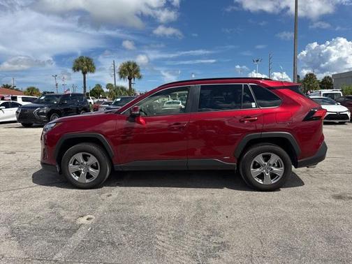 2025 Toyota RAV4 Hybrid XLE
