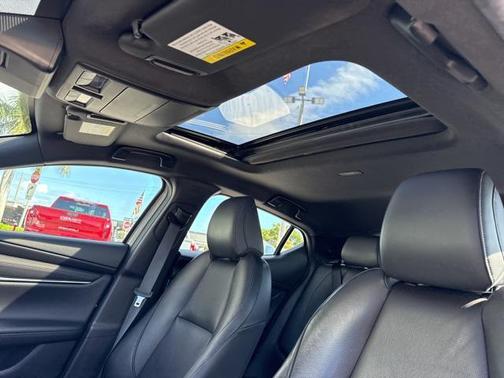 2022 Mazda Mazda3 AWD w/Premium Package