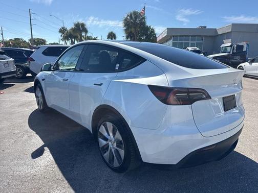 2024 Tesla Model Y Long Range Dual Motor All-Wheel Drive