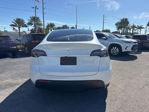 2024 Tesla Model Y Long Range Dual Motor All-Wheel Drive