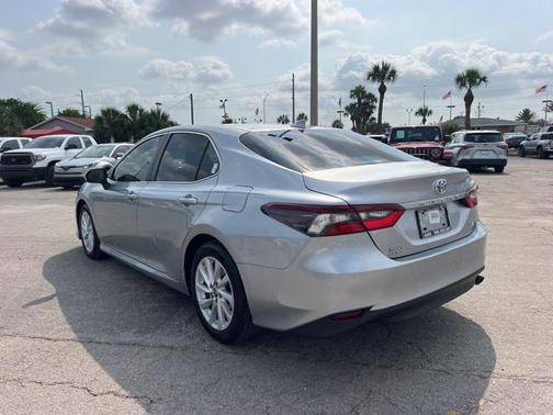 2022 Toyota Camry LE