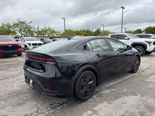 2025 Toyota Prius LE