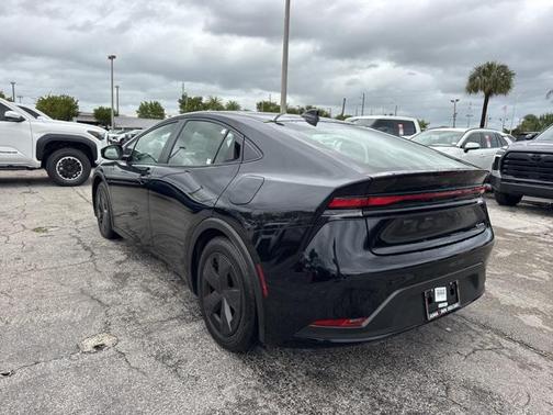 2025 Toyota Prius LE