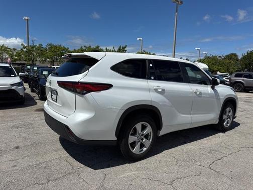 2023 Toyota Highlander L