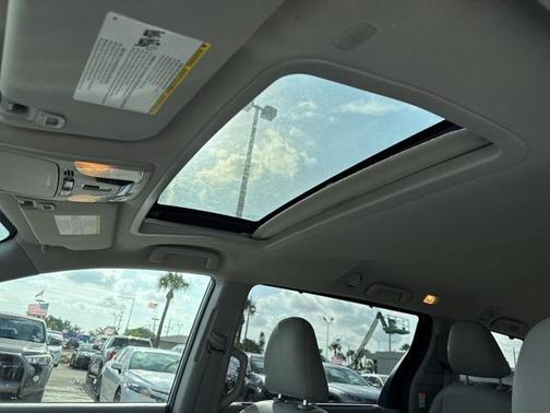 2020 Toyota Sienna XLE