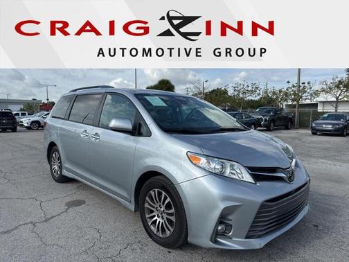 2020 Toyota Sienna XLE