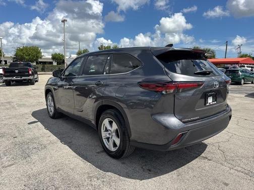2024 Toyota Highlander LE