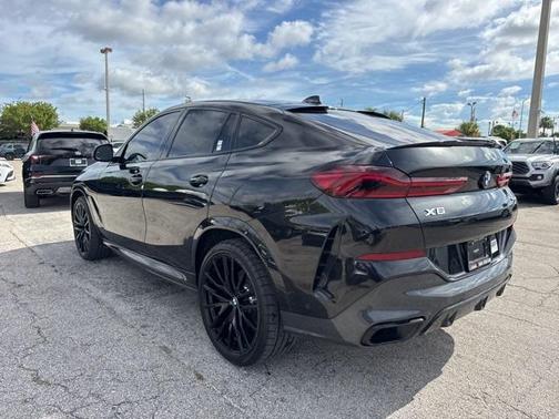 2022 BMW X6 xDrive40i