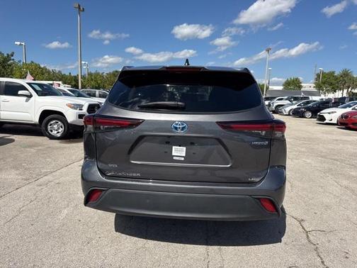 2024 Toyota Highlander Hybrid LE