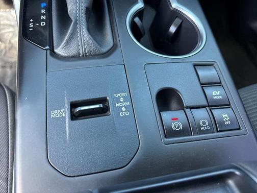 2024 Toyota Highlander Hybrid LE