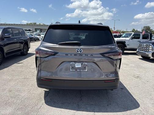 2024 Toyota Sienna XLE 7 Passenger