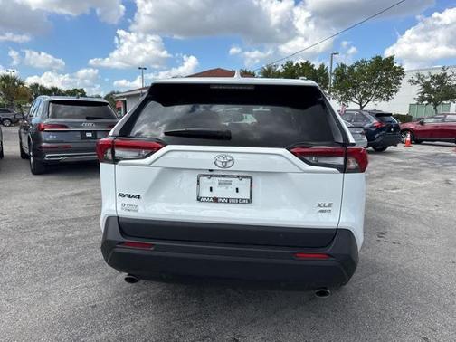 2025 Toyota RAV4 XLE