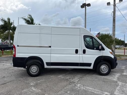 2024 RAM ProMaster 2500 Tradesman