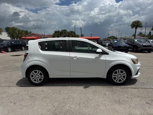 2017 Chevrolet Sonic LT