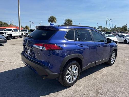 2024 Toyota Corolla Cross LE