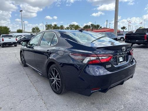 2022 Toyota Camry SE