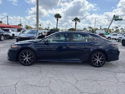 2022 Toyota Camry SE